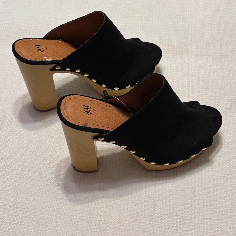 H & M platform sandals black suede wood heels  clogs open toe Euro 39 US 8